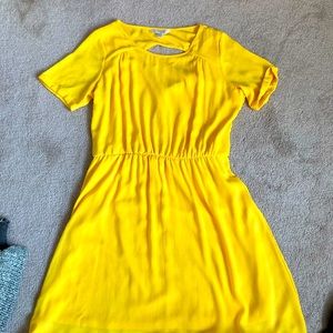 Cute romper. Great for the golf club or just as a comfortable outfit